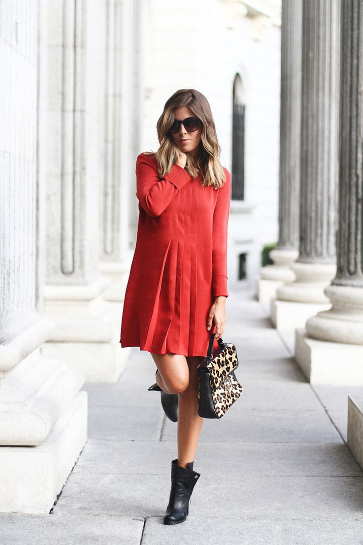  photo red-dress-leo-bag-2_zps79c64b3e.jpg