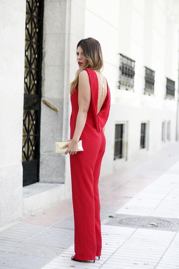 photo red-jumpsuit-street-style-4_zps3bf84742.jpg