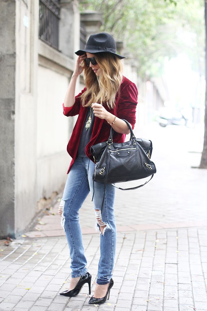  photo ripped-jeans-street-style-2_zps4217924c.jpg