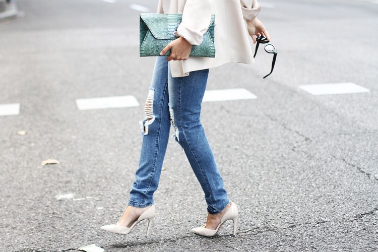  photo ripped-jeans-street-style-8_zps281bec2f.jpg