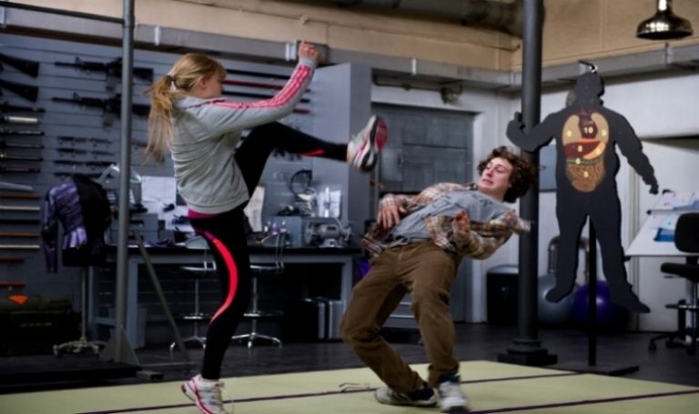 Kick Ass 2 predstavuje Chloe Moretz ako Hit-Girl