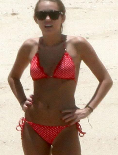 Miley-Cyrus-Mexico-Bikini_5_.jpg