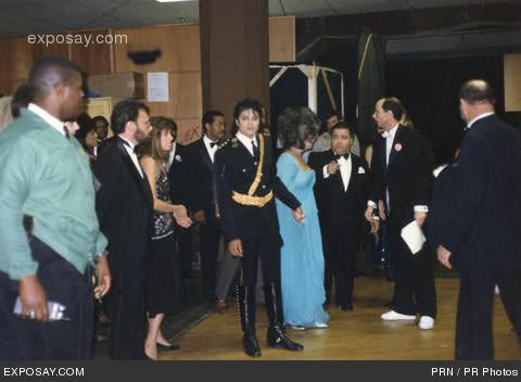 michael-jackson-and-elizabeth-taylor-michael-1nwEXf.jpg