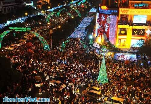 Khu trung tâm quận 1, đường Nguyễn Huệ – nhà hát thành phố