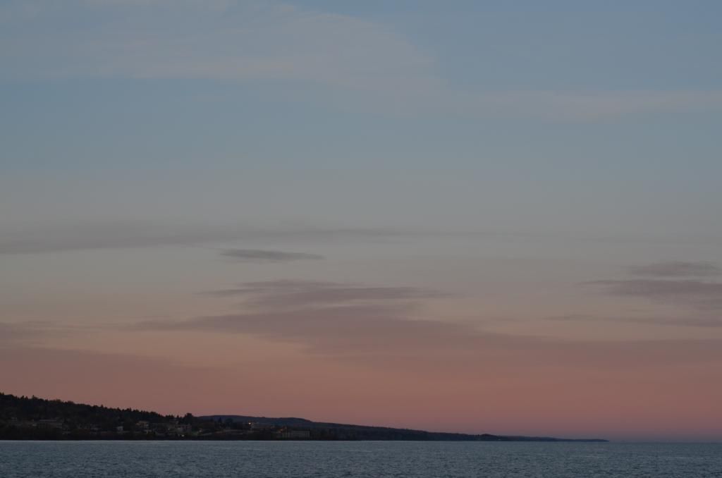 pink sky harbour sunset duluth minnesota
