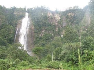 [Image: airterjunsiguragura.jpg]